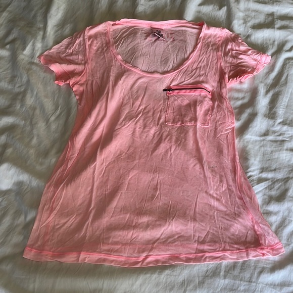 Neon pink tshirt - Picture 1 of 3